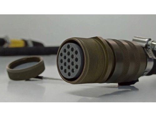 Конектор 3101E22-14S-F80-HN